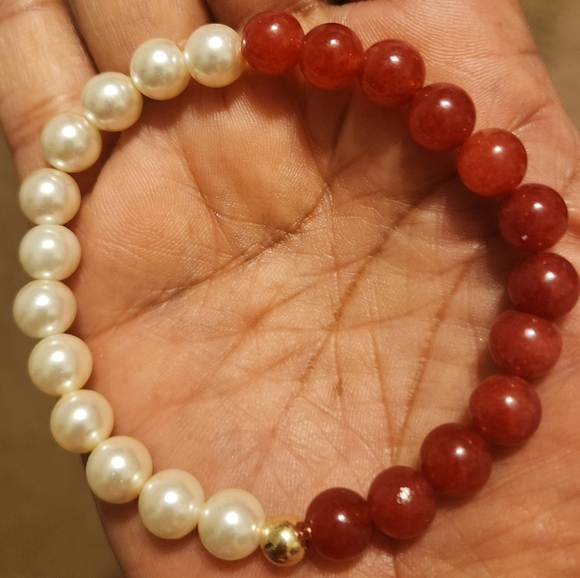 Illustriuous Delta Sigma Theta Crimson & Cream Pearl Beaded Stretch Bracelet - Picture 4 of 5